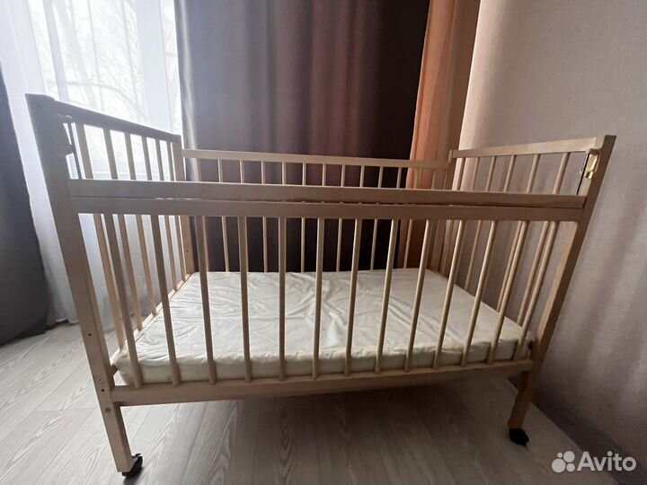 Кровать с матрасом