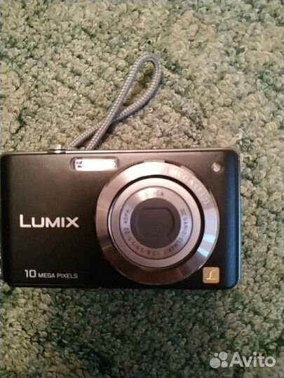 Цифровая фотокамера DMC-FS62