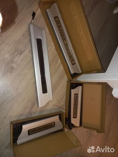 Накладки на пороги с подсветкой range rover