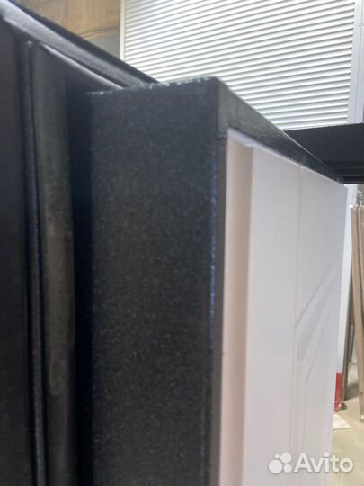 Дверь входная металлическая