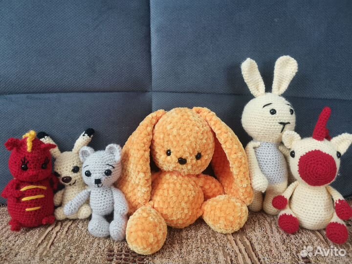 Вязаные игрушки ручной работы дракон,зайка,пикачу