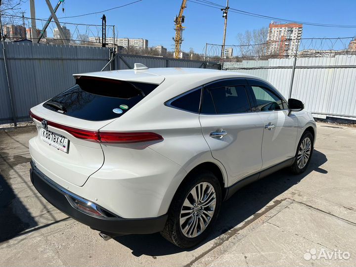 Аренда автомобиля Toyota Harrier