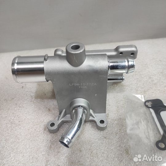 Тройник системы охлаждения Mazda 2.0 LF L5