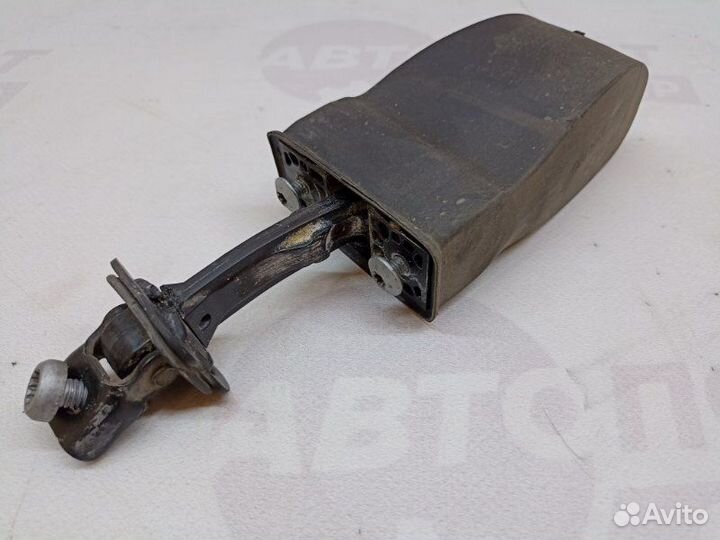 Ограничитель двери передний Volkswagen Jetta A6