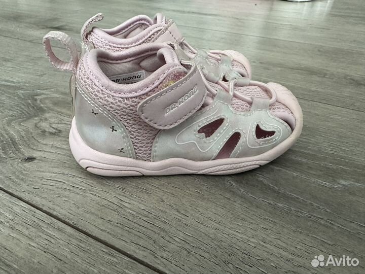 Продам сандалии Dr.kong