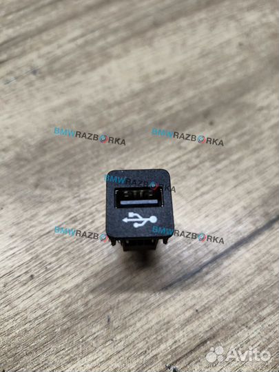 Разъем AUX / USB BMW X5 G05 рест. G05 2024 9229294