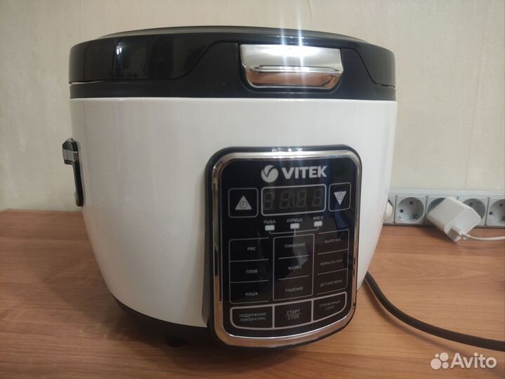 Мультиварка vitek. Новая