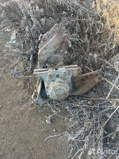 Ось балансиров howo