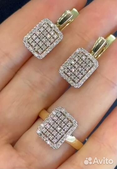 Золотой комплект с бриллиантами