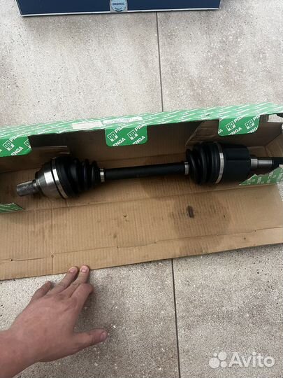 Привод левый в сборе Ford Focus II