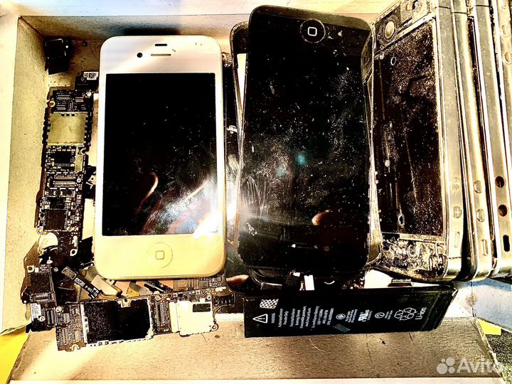 Телефоны на запчасти iPhone 4,4s,5