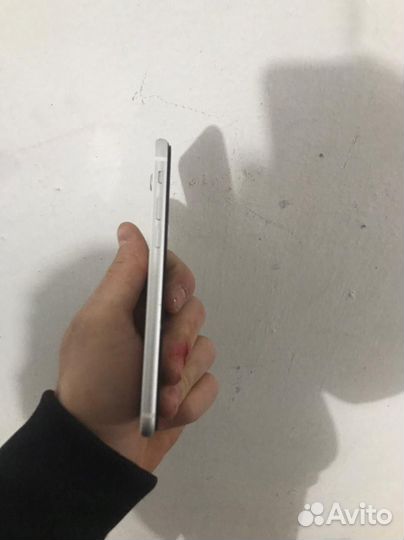 iPhone SE (2020), 128 ГБ