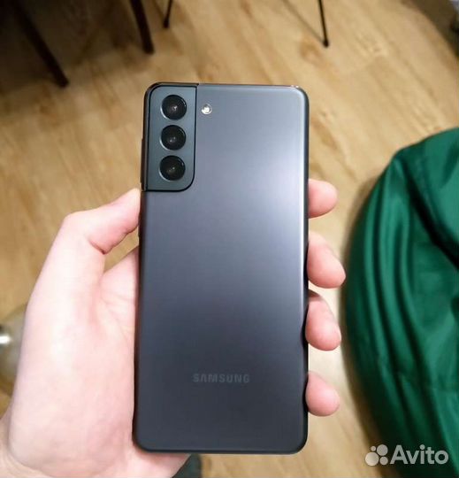 Телефон Samsung galaxy s21