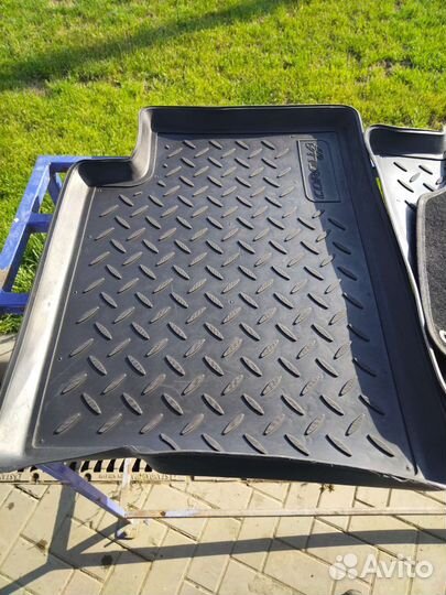 Сезон на сиденье, коврики