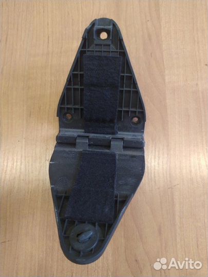 Кронштейн знака аварийной остановки Volkswagen