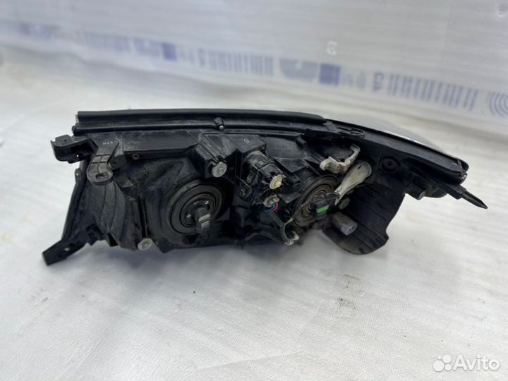 Фара галоген передняя правая Toyota Land Cruiser