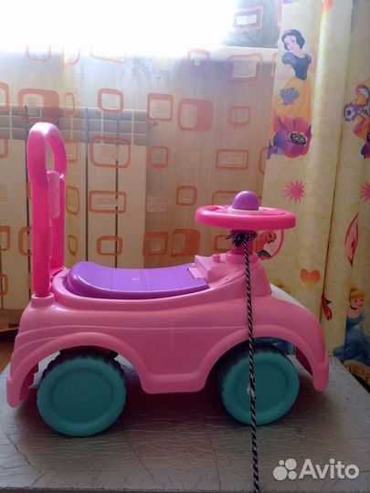 Машинка-каталка для девочек