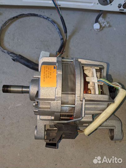 Двигатель от стиральной машины зануси