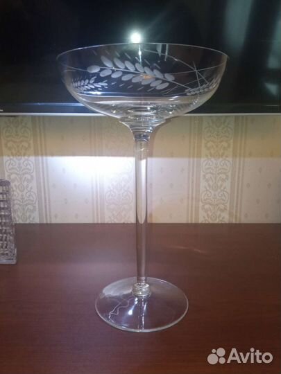 Креманка, вазочка на высокой ножке