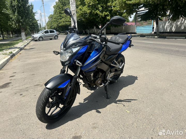 Moтоцикл Bajaj Pulsar NS200