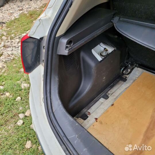 Задняя полка шторка багажника на лифан х50