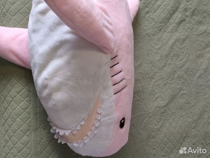 Розовая акула