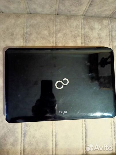 Ноутбук Fujitsu Lifebook AH531