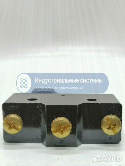 Концевой выключатель Omron Z-15GQ22-B