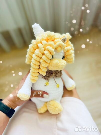 Единорог плюшевый