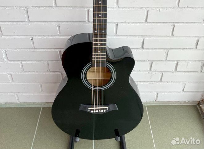 Акустическая гитара