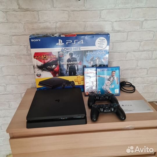 Sony playstation 4 slim