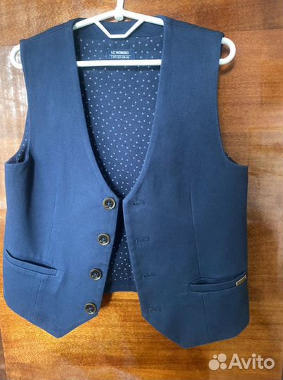 Продам школьный жилет LC Waikiki 122-128