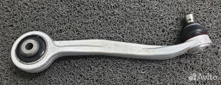 Рычаг передний верхний правый 8K0407510B porsche M