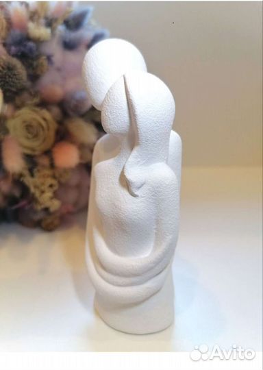 Интерьерная статуэтка влюблённая пара