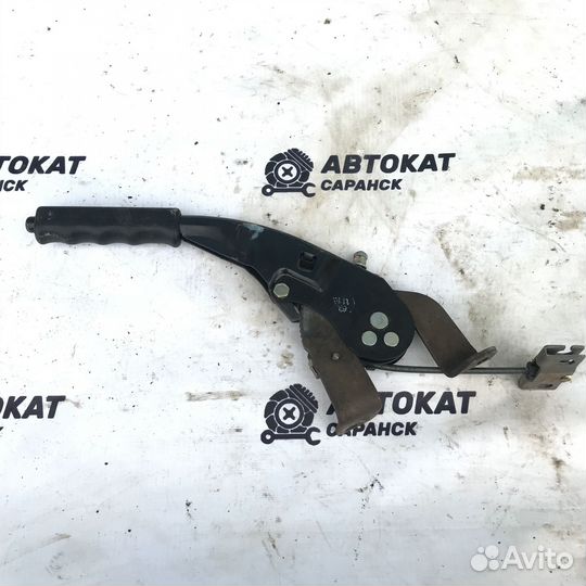 Рычаг ручного тормоза Mitsubishi Lancer, Colt
