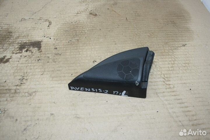 Накладка зеркала левая toyota avensis II 2003-2008