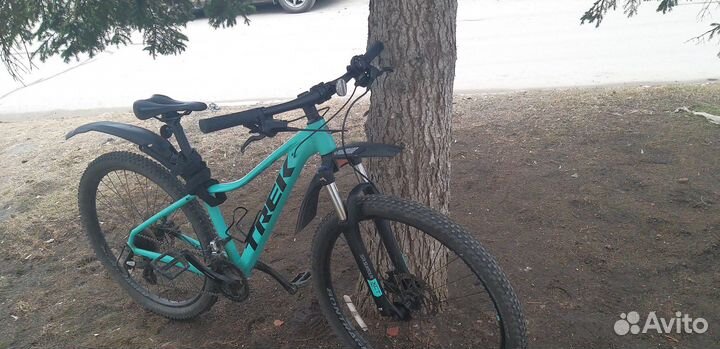 Горный велосипед Trek Marlin 6 Wsd 27,5 рама 15,5