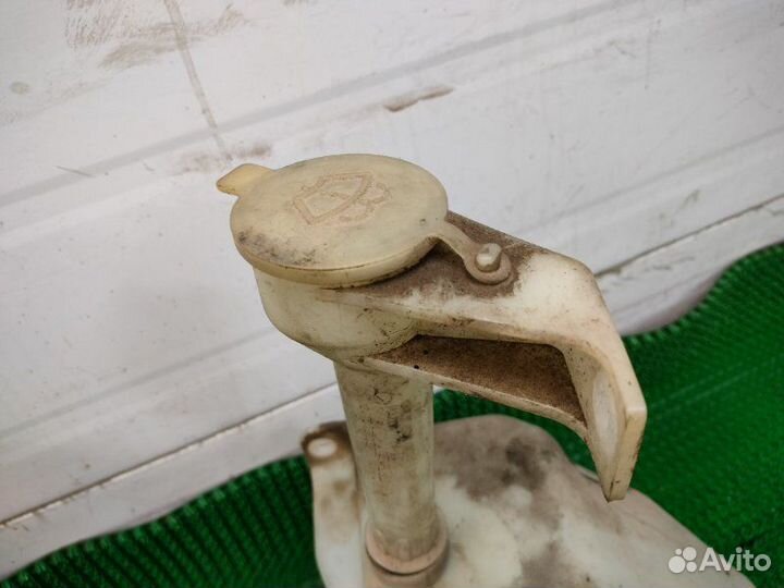 Бачок омывателя Mazda 626 GE FS 1995