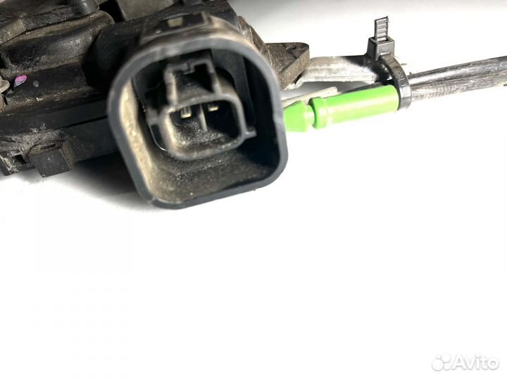 Замок передней правой двери Toyota Corolla E12