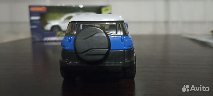 Модель автомобиля 1:32 Jeep