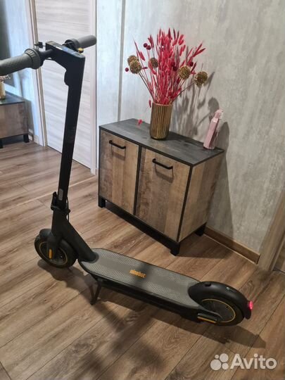 Электросамокат ninebot max g30