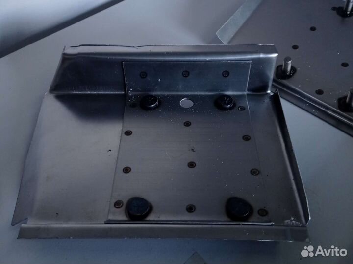 Площадка крепления реактивной тяги LADA Niva 2121