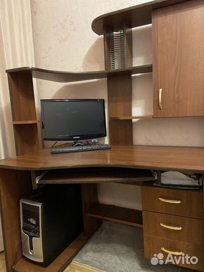 Компьютерный стол