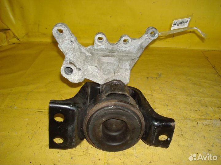 Подушка двс Nissan Sylphy TB17 (Переднее Правое)