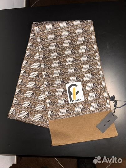 Мужской шарф Prada