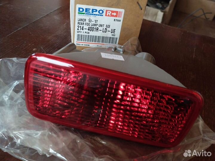 Фонарь задний правый depo-214-4001R-LD-UE