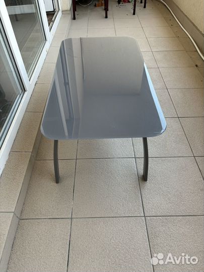 Продам стол журнальный