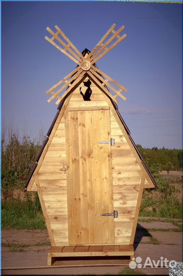 Уличный туалет деревянный