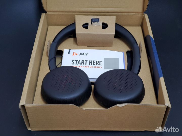 Bluetooth гарнитура Plantronics Poly Voyager 4320