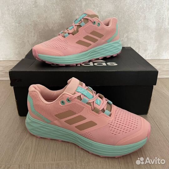 Кроссовки adidas